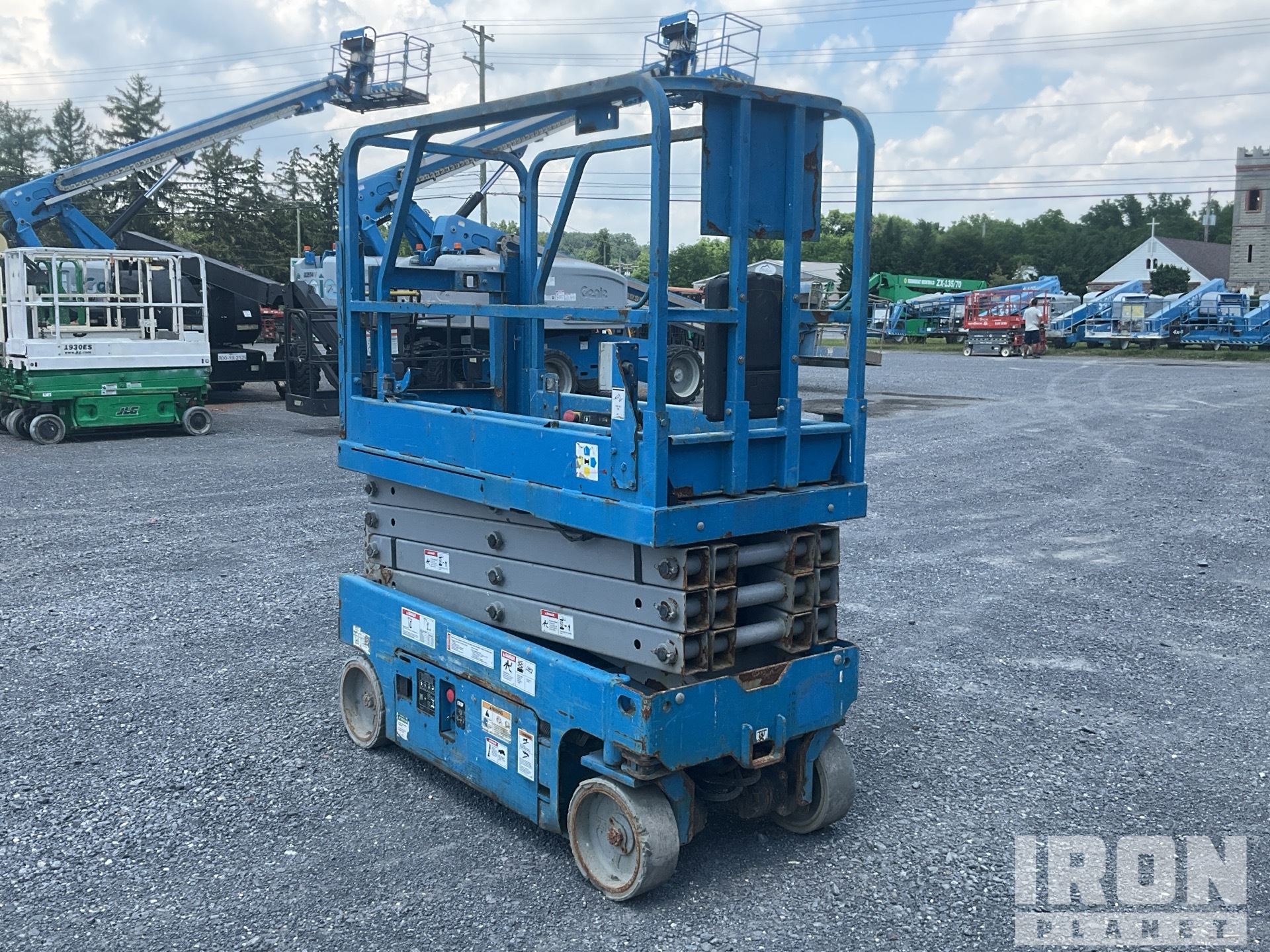 BLUE様 yuuu. 2014 Skyjack SJIII-4626 Electric Scissor Lift in