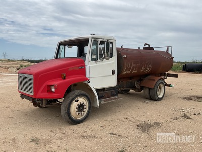 Freightliner Freightliner 4x2 2000 Gallon Water Truck