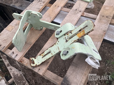 (2) 12535663 Angle Brackets