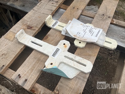 (2) 12535668 T-Brackets