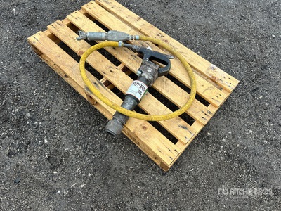 2017 APT TX-CH4-4BH Démolisseur