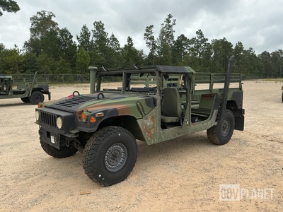 AM General M1152A1B2FK5 HMMWV 2 Door Hard Top w/Truck Body