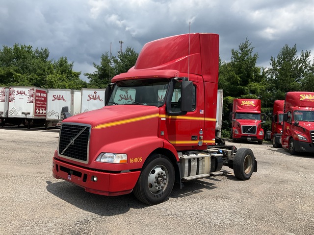 2016 Volvo VNM42T 4x2 S/A Day Cab Truck Tractor 2016 Volvo VNM42T 4x2 S/A Day Cab Truck Tractor