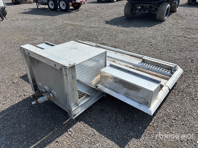 Trebor Headache Rack | Ritchie Bros. Auctioneers