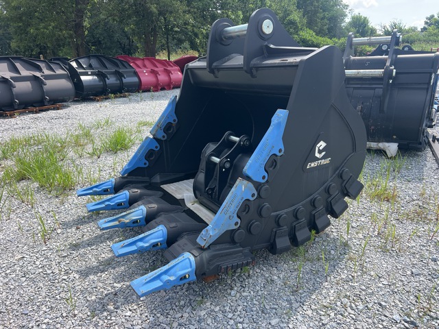 Enstruc 66 in Excavator Bucket