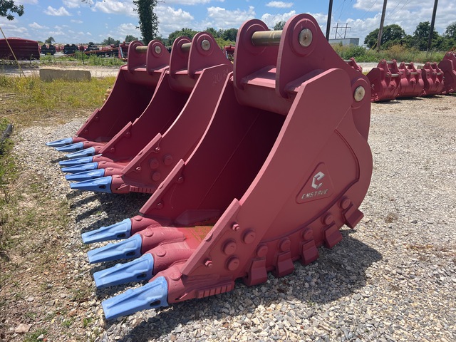 Enstruc 36 in Excavator Bucket