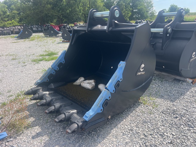 Enstruc 66 in Excavator Bucket