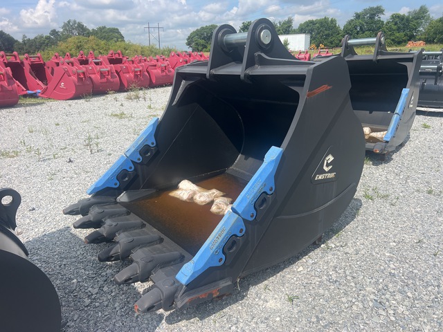Enstruc 66 in Excavator Bucket