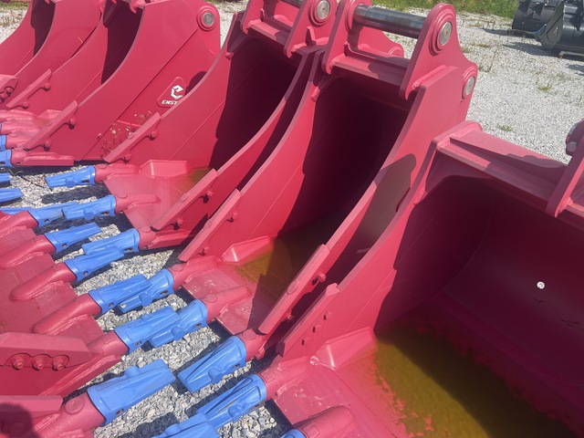 Enstruc 30 in Excavator Bucket - Fits John Deere 450-470