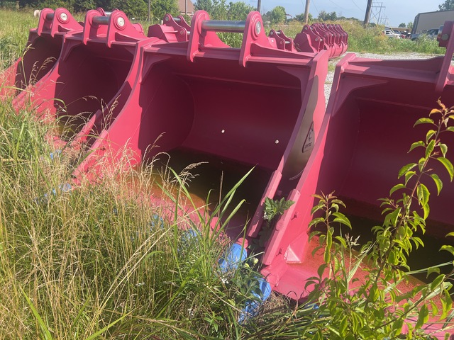 Enstruc 72 in Excavator Bucket - Fits Case CX460-500