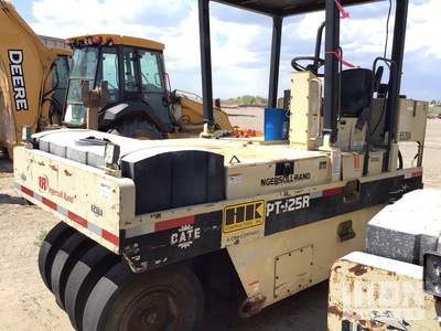 2005 Ingersoll Rand PT-125R 9 Wheel Pneumatic Roller