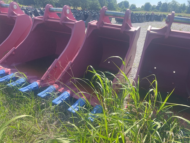 Enstruc 42 in Excavator Bucket - Fits Cat 336-352F