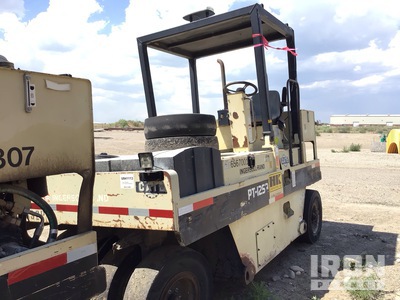 1999 Ingersoll Rand PT-125R 9 Wheel Pneumatic Roller