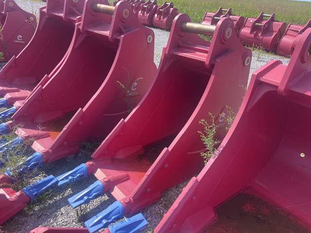 Enstruc 30 in Excavator Bucket - Fits Case CX460-500