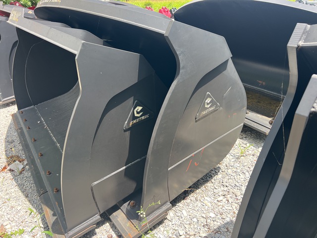 Enstruc 106 in Wheel Loader Bucket