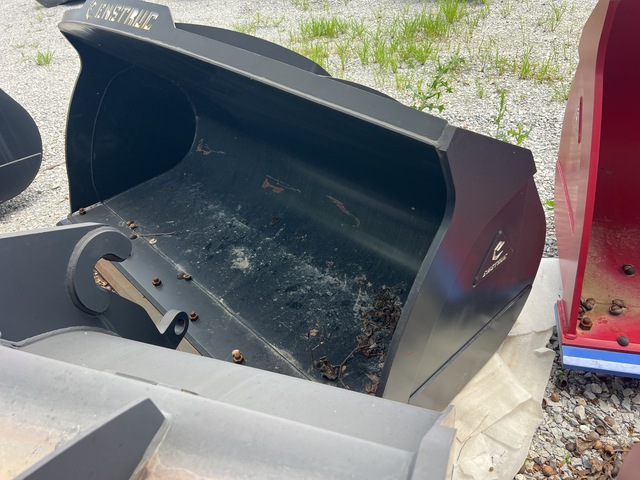 Enstruc 104 in Wheel Loader Bucket