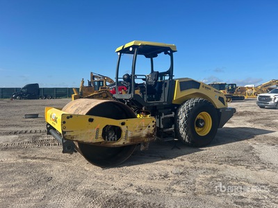 2018 Bomag BW211D-5 Smooth Drum Compactor