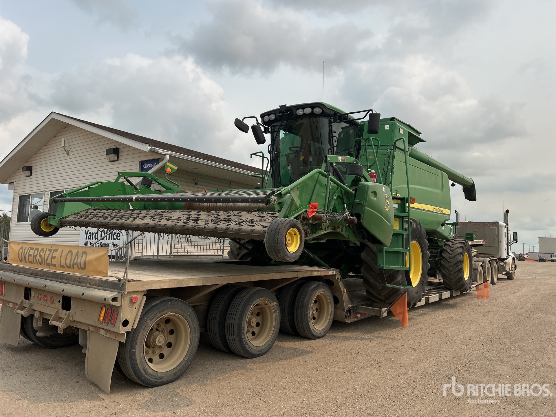2008 John Deere T670 حصادة مجمعة