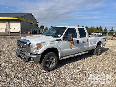 2015 Ford F350 XLT 4x4 Crew Cab Pickup
