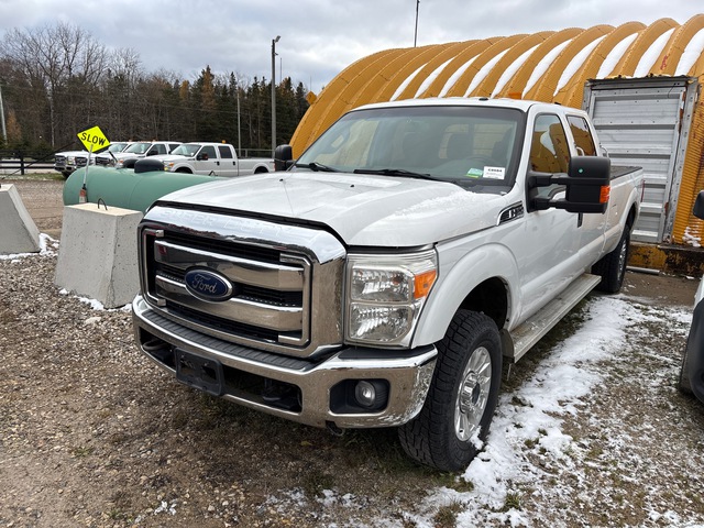 2015 Ford F-350 XLT 4x4 Crew Cab Pickup