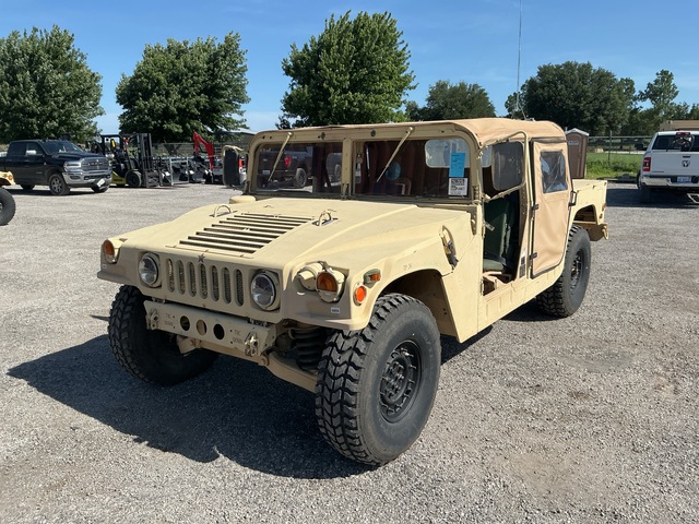 2006 AM General M1097R1 HMMWV 4 Door Soft Top w/Truck Body