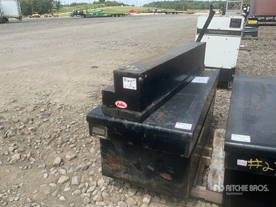 Quantity of (2) Weather Guard Caja de herramientas - Fits Pick up truck