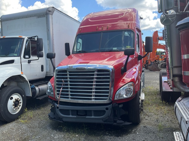 2018 Freightliner Cascadia 125 6x4 T/A Sleeper Truck Tractor (Inoperable)