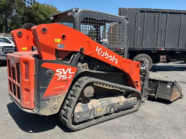 MINI CARGADOR SOBRE ORUGAS 2023 KUBOTA SVL752