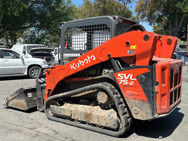 MINI CARGADOR SOBRE ORUGAS 2023 KUBOTA SVL752