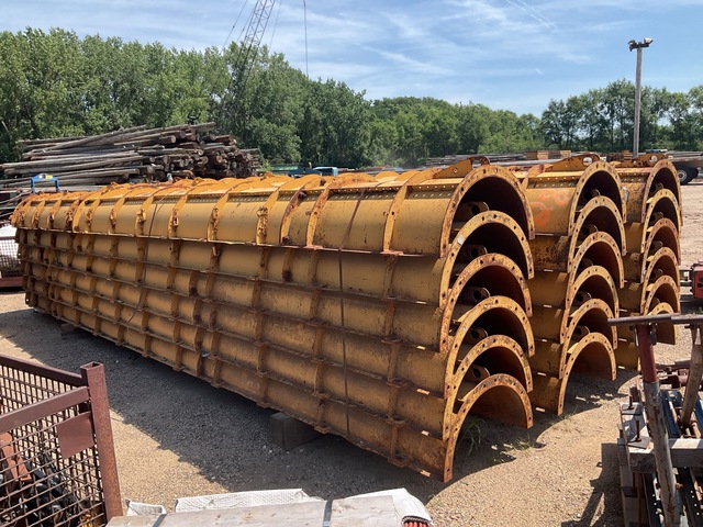 Quantity of (88) EFCO 28" Column 286 LinearFeet Concrete Forms Quantity of (88) EFCO 28" Column 286 LinearFeet Concrete Forms