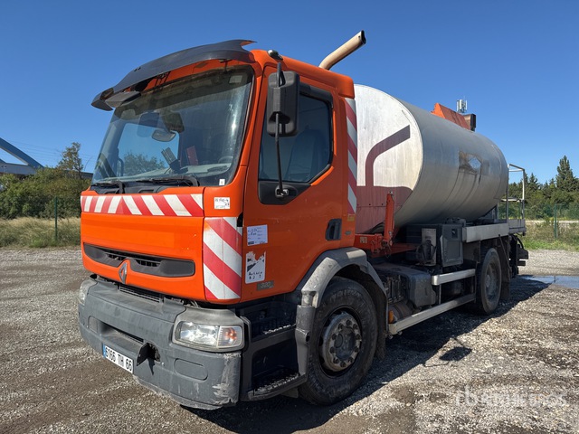 2004 Rincheval on 2004 RVI Lander 320 4x2 Repandeuse A Bitume 4x2 ...