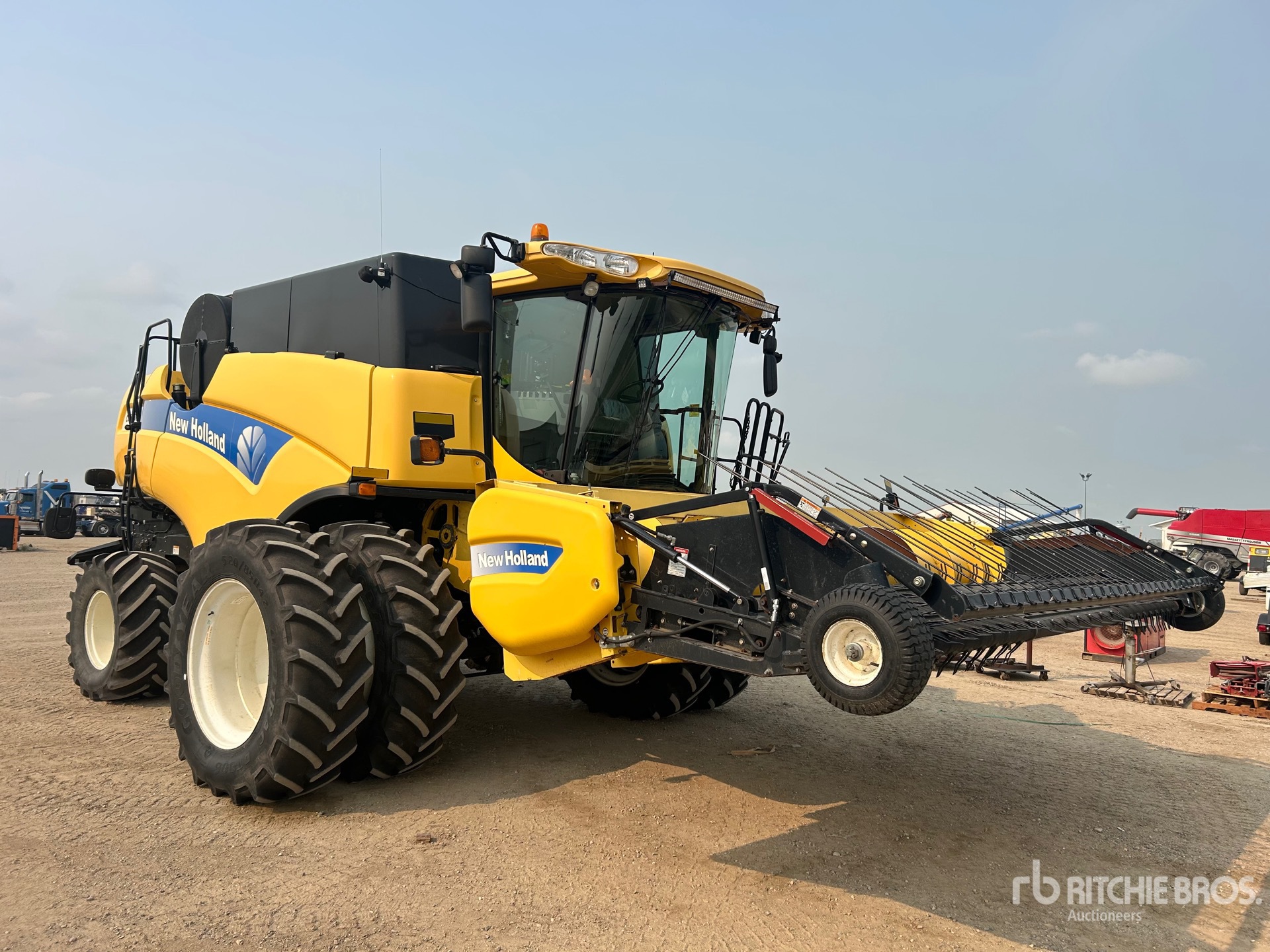 2011 New Holland CX8080 حصادة مجمعة