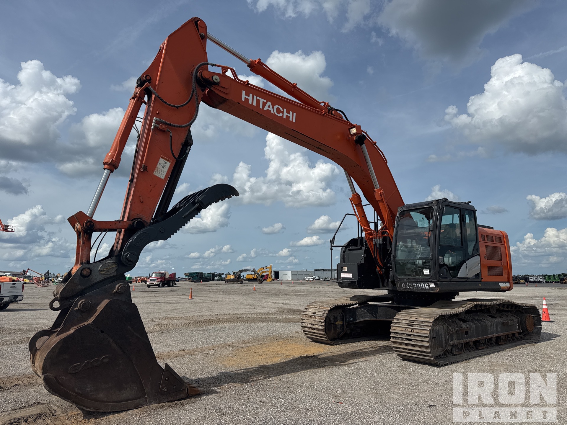 Hitachi ZX345LC-6 Tracked Excavator in Davenport, Florida, United