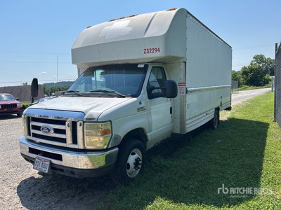 2008 Ford E-350 Cutaway فان نقل