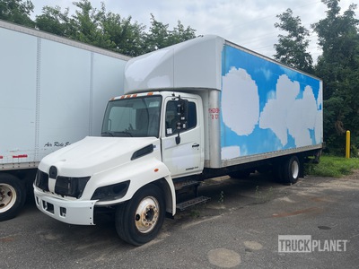 2010 Hino 258 4x2 Van Truck