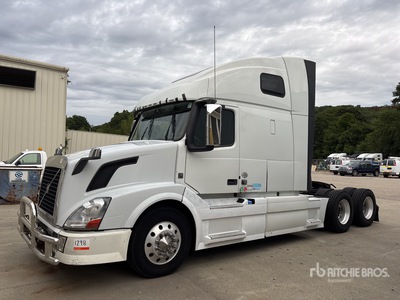 2018 Volvo VNL670 6x4 3- Achs Sattelzugmaschine mit Schlafkabine