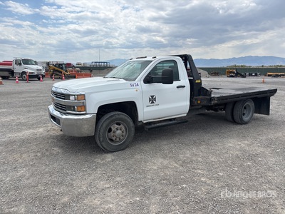 2015 Chevrolet Silverado K3500 4x4 Flatbed Truck