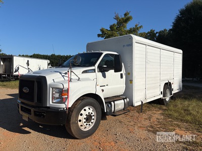 2016 Ford F-650 4x2 8 Bay Beverage Truck