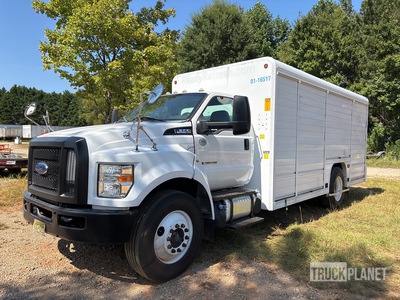 2016 Ford F-650 4x2 8 Bay Beverage Truck