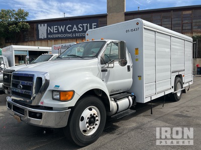 2015 Ford F750 XLT 4x2 8 Bay Getränkewagen