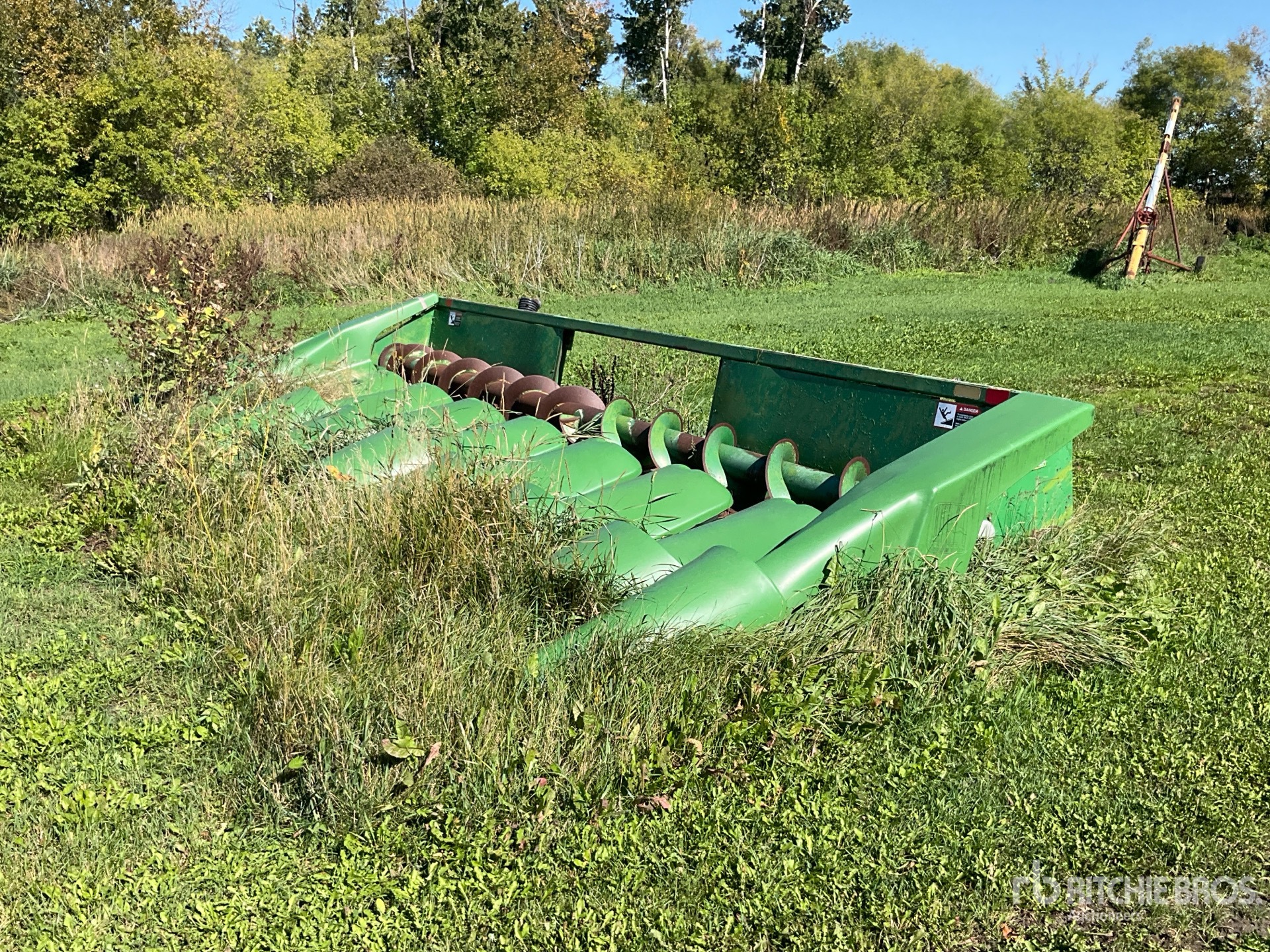 John Deere 8 Row 20 ft Corn Combine Header (Inoperable)