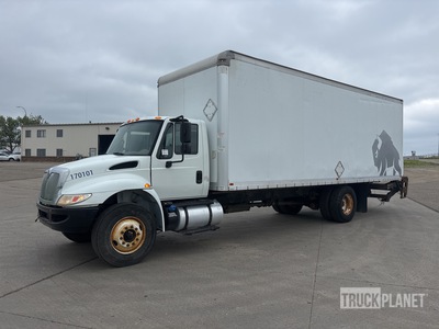 2017 International 4300 4x2 Camion fourgon