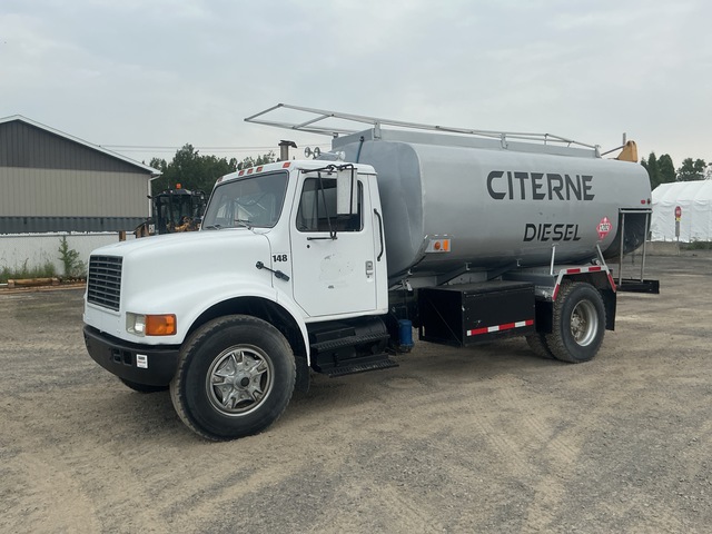 1992 International 11800 L 4x2 OFF HIGHWAY Fuel Truck