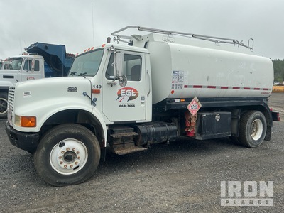 1999 International 4900 12600 L 4x2 Fuel Truck