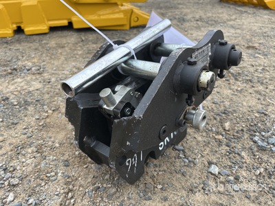 2025 Hongwing Excavator Coupler - Fits SK15 (Unused)