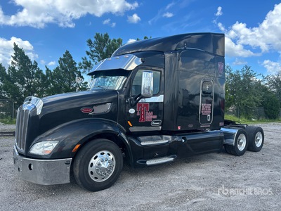 2014 Peterbilt 579 6x4 T/A Sleeper Truck Tractor