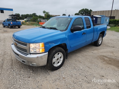 2013 Chevrolet Silverado 1500 4x4 Extended Cab Pickup