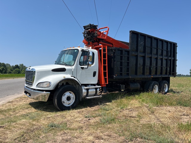 2005 Knuckle Boom on 2006 Freightliner M2 6x4 Grapple Truck