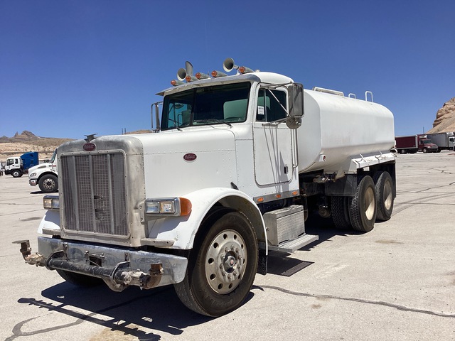 1992 Peterbilt 379 4000 gal 6x4 Water Truck
