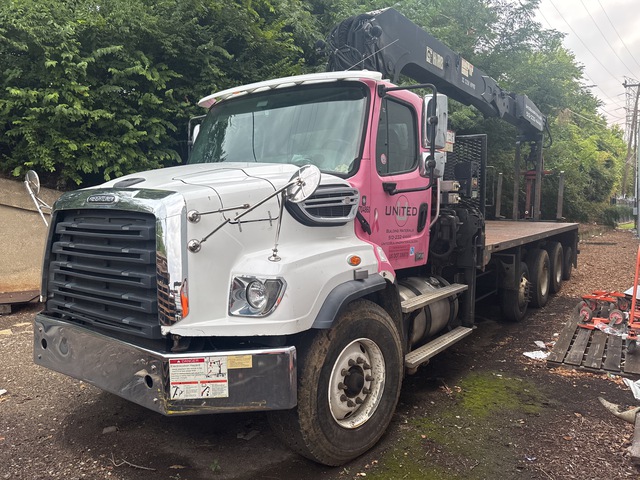 2015 Hiab 335K-4-HI 8300 lb Knuckle Boom on 2016 Freightliner 114SD 10x4 Boom Truck